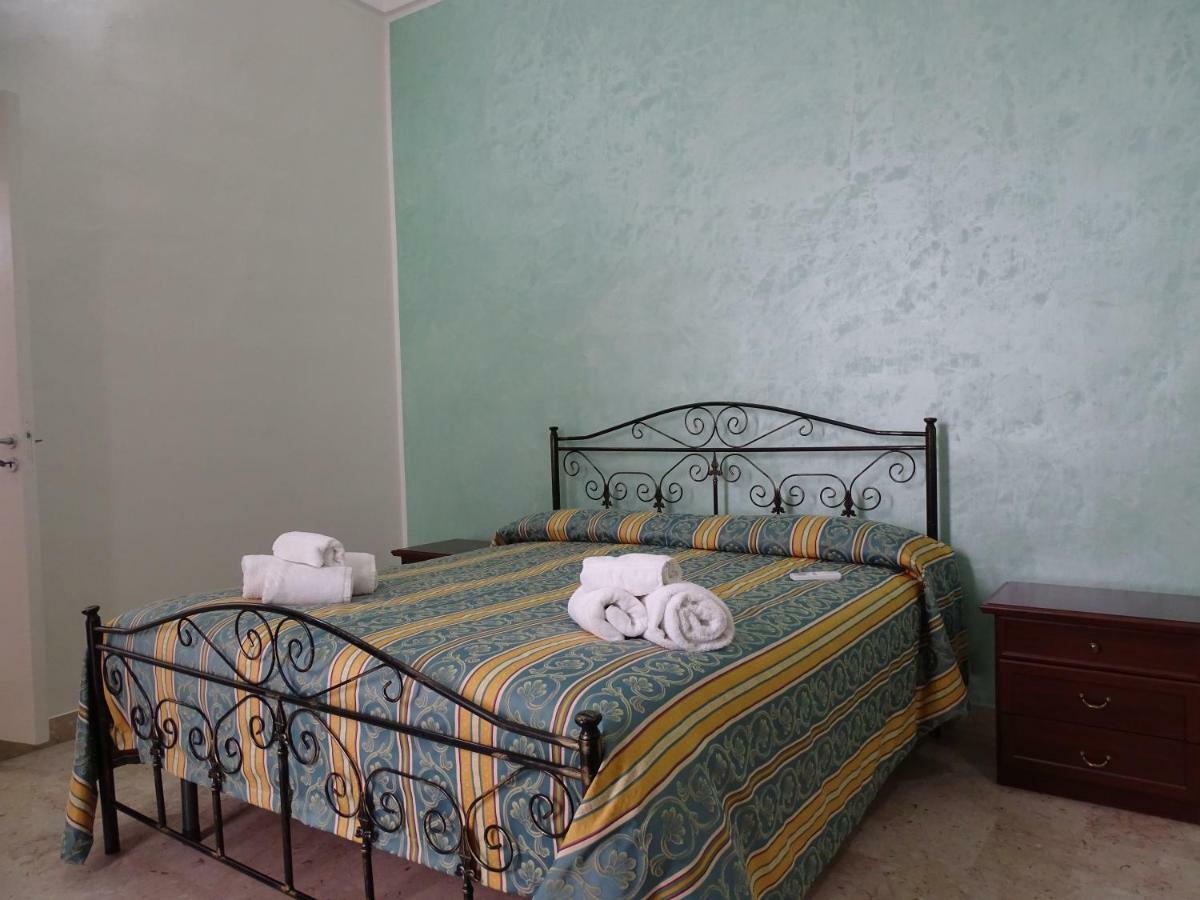B&B New Antico Palazzo パラービタ エクステリア 写真